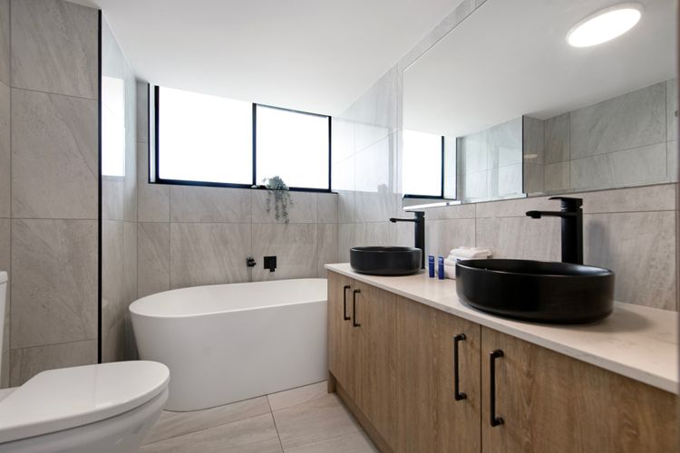 Imperial Surf Modern Beachfront Apartment