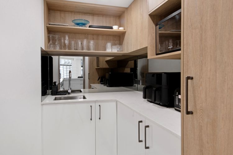 Imperial Surf Modern Beachfront Apartment