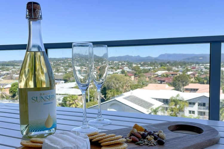 Beachfront Access & Rooftop Pool Views 2BR