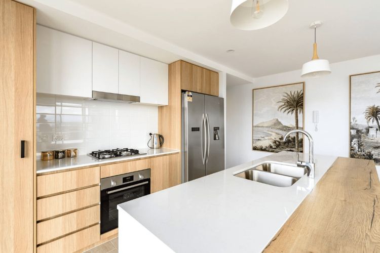 Beachfront Access & Rooftop Pool Views 2BR