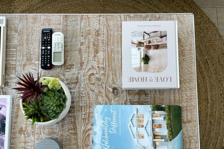 Beachfront Access & Rooftop Pool Views 2BR