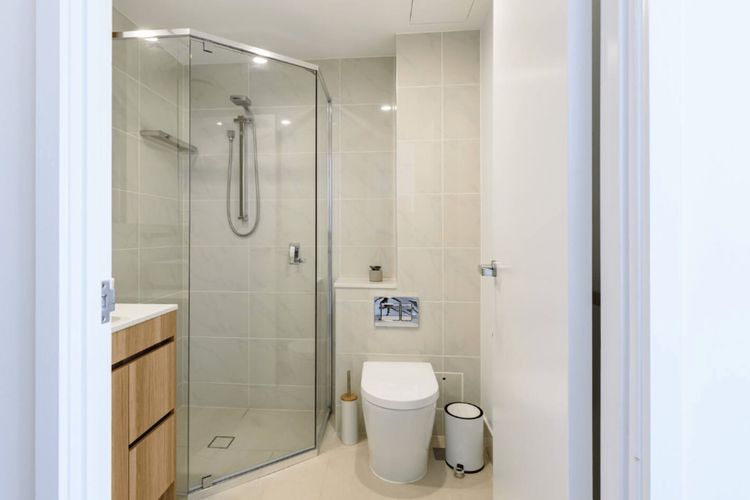 Beachfront Access & Rooftop Pool Views 2BR