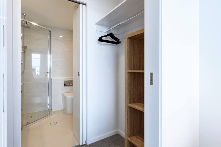 Beachfront Access & Rooftop Pool Views 2BR