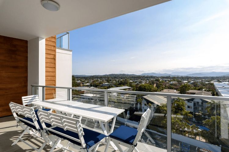 Beachfront Access & Rooftop Pool Views 2BR