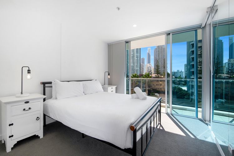 3 Bedroom Apartment Close To The Beach