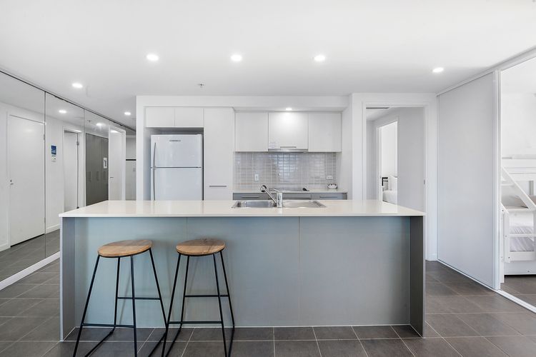 3 Bedroom Apartment Close To The Beach