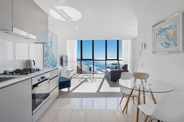 Stunning High Level Deluxe Apartment at Rhapsody