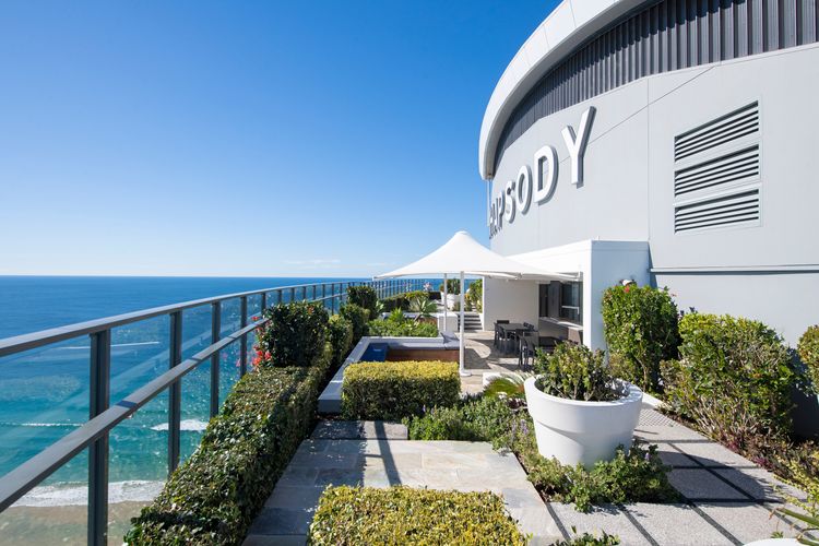 Stunning High Level Deluxe Apartment at Rhapsody