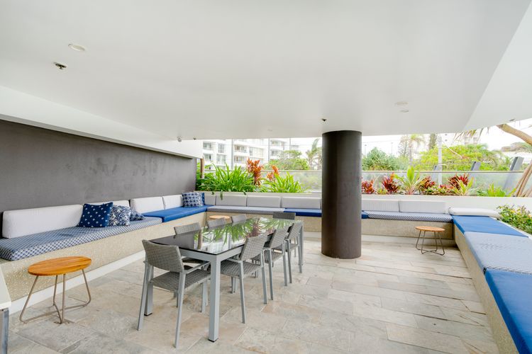 Stunning High Level Deluxe Apartment at Rhapsody