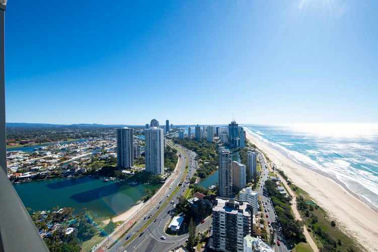 Stunning High Level Deluxe Apartment at Rhapsody