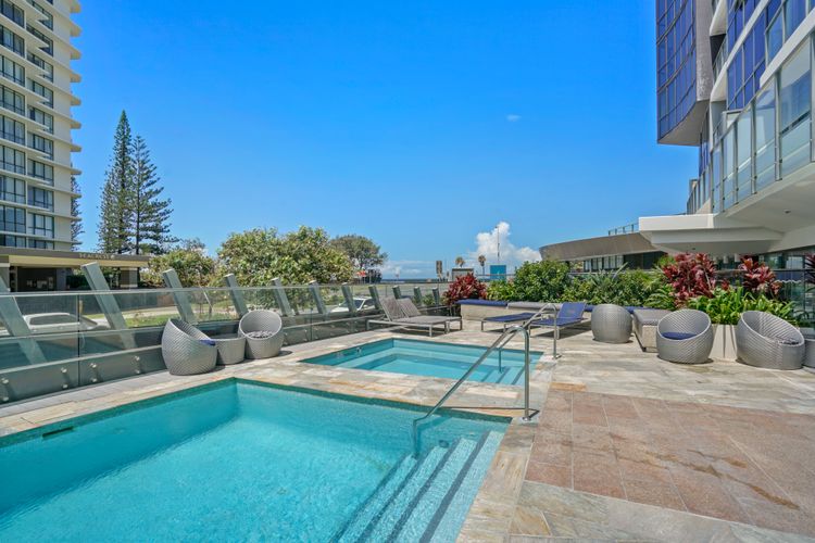 Stunning High Level Deluxe Apartment at Rhapsody