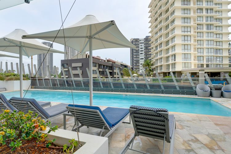 Stunning High Level Deluxe Apartment at Rhapsody