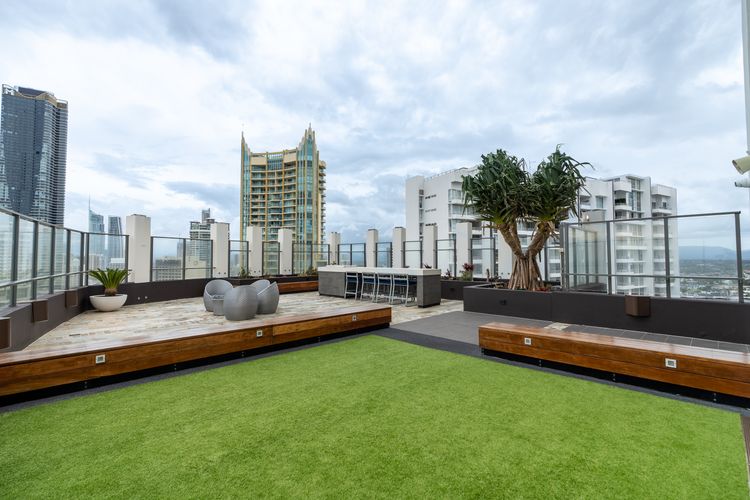 Stunning High Level Deluxe Apartment at Rhapsody