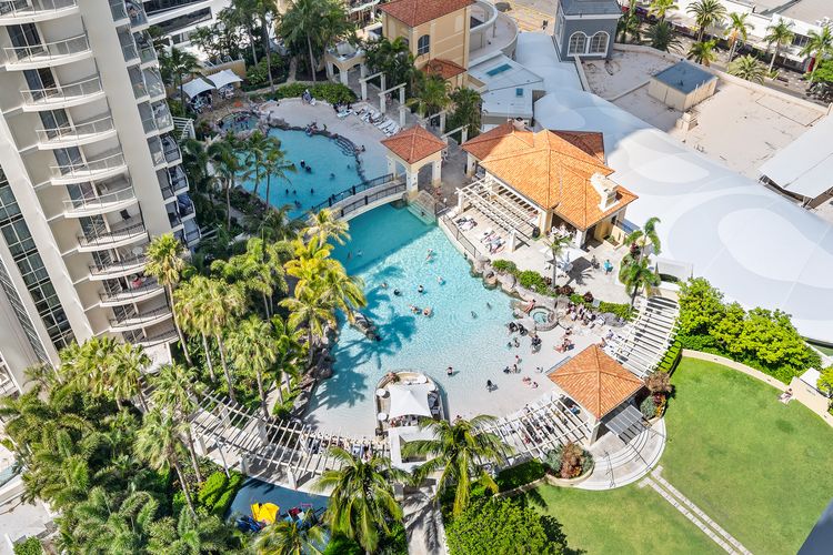 Chevron Renaissance – Spacious 2 Bedroom Haven