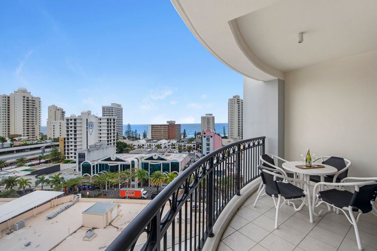 Chevron Renaissance – Spacious 2 Bedroom Haven