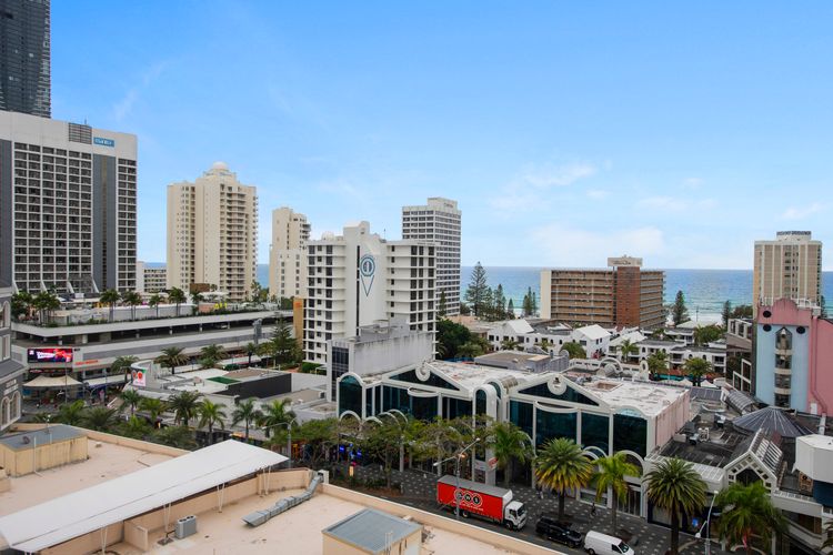 Chevron Renaissance – Spacious 2 Bedroom Haven