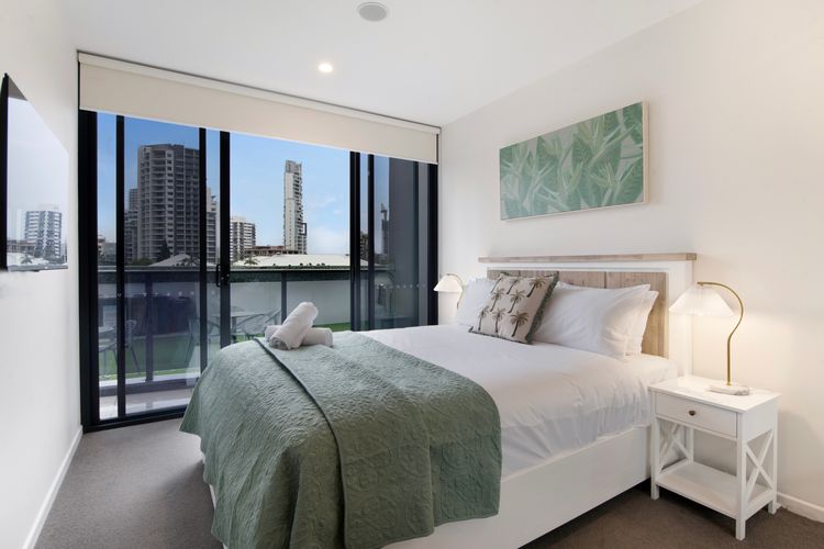 Couples Escape in Ruby Surfers Paradise