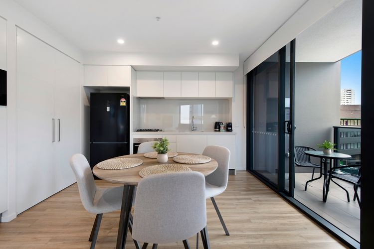 Couples Escape in Ruby Surfers Paradise