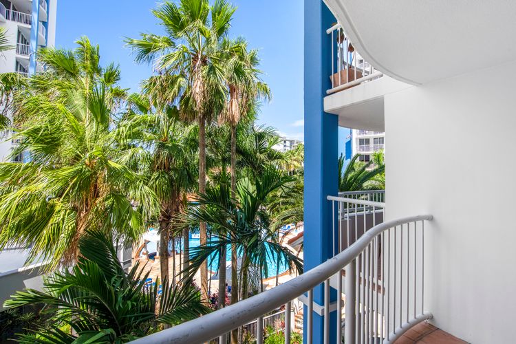 Bel Air Modern 1 Bedroom Apartment