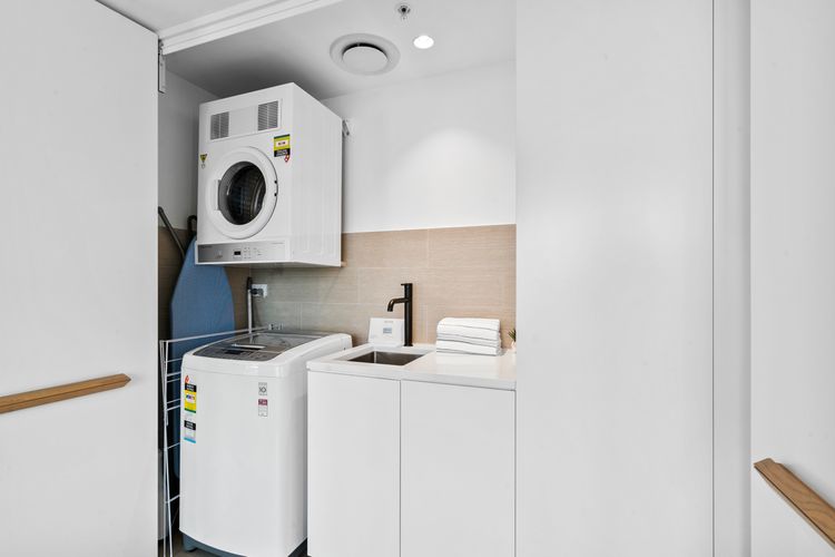 Jewel Residences – Luxury One Bedroom Apartment