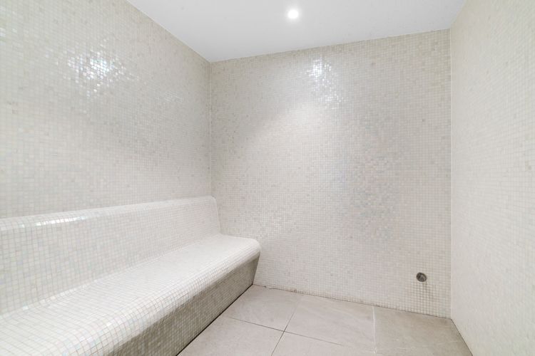 Jewel Residences – Luxury One Bedroom Apartment