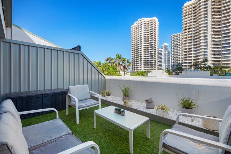 Unbeatable Location – Spacious 3 bedroom townhouse