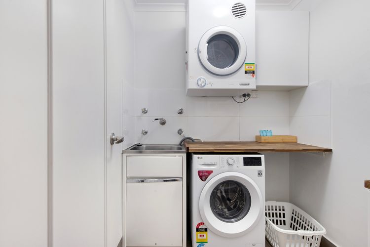 Sunny Surfers Stay – Beach & Tram at your doorstep