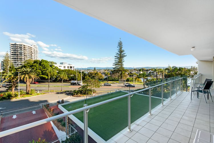 Sunny Surfers Stay – Beach & Tram at your doorstep