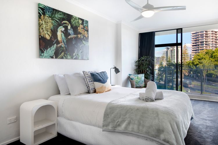 Sunny Surfers Stay – Beach & Tram at your doorstep