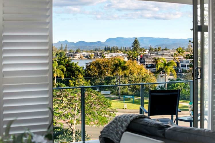 Sunny Surfers Stay – Beach & Tram at your doorstep