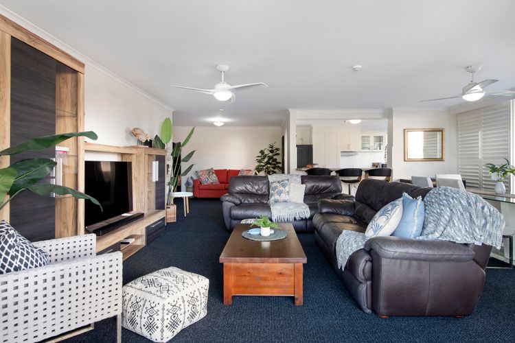 Sunny Surfers Stay – Beach & Tram at your doorstep