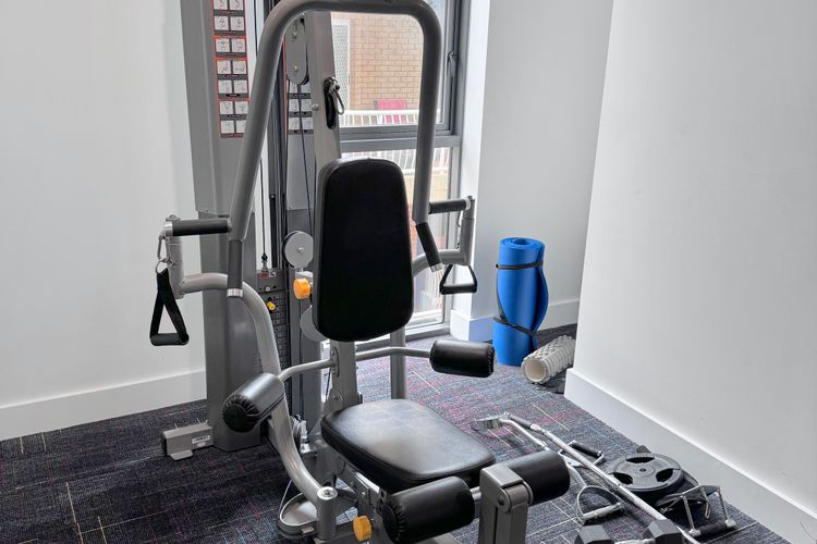 2 Bedroom Broadbeach Stay – Walk to Beach