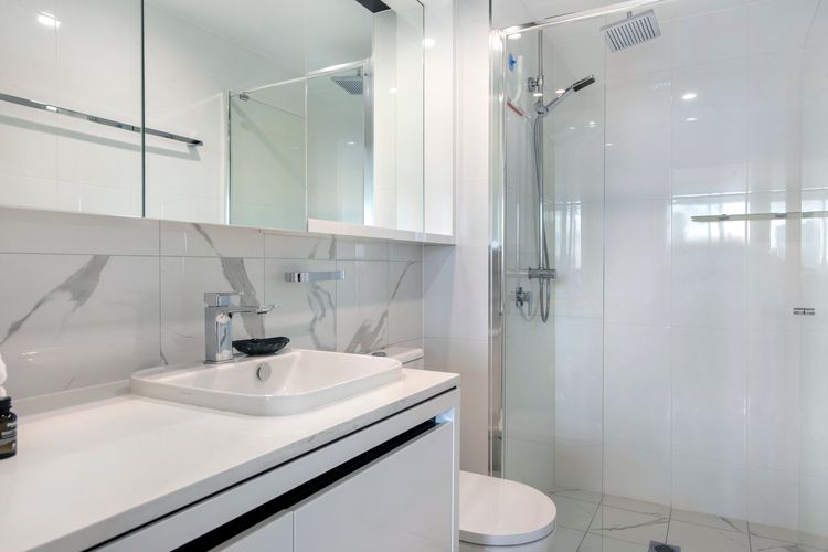 2 Bedroom Broadbeach Stay – Walk to Beach