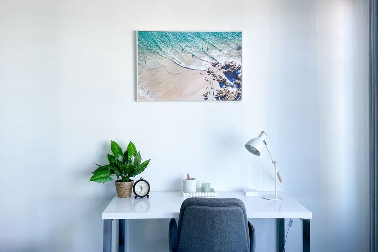 Coastal Comfort in Surfers. 1BR + Study