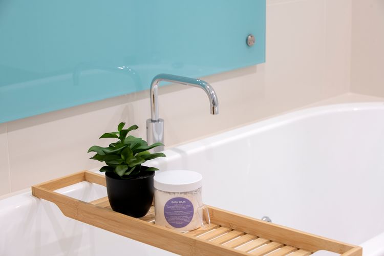 Coastal Comfort in Surfers. 1BR + Study