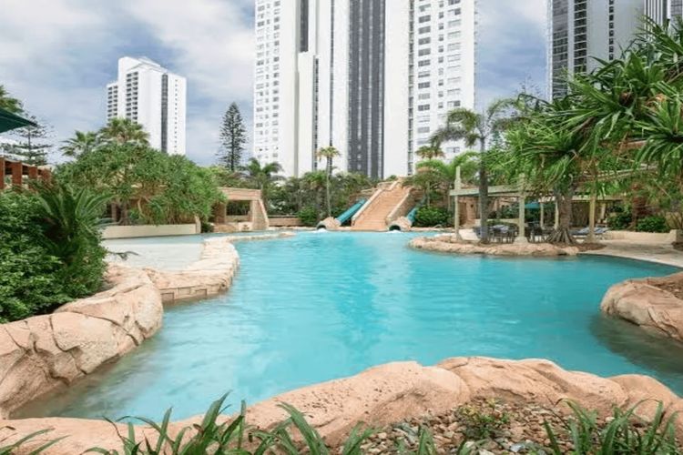 Family Fun at Sun City 3BR Near Beach