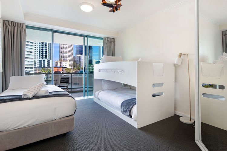 Family Fun at Sun City 3BR Near Beach