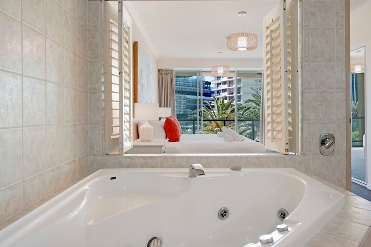 Family Fun at Sun City 3BR Near Beach