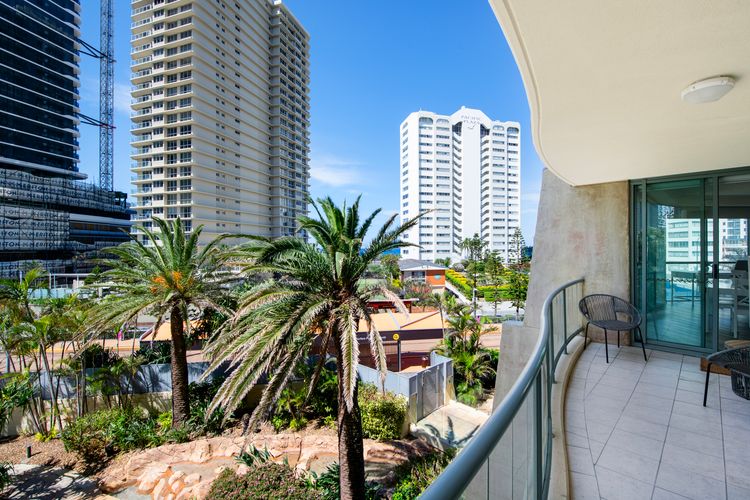 Family Fun at Sun City 3BR Near Beach