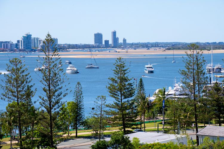 Ocean Sands Central Main Beach Apartment