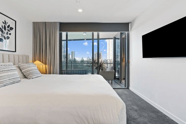 Signature Stunning 2 Bedroom Apartment