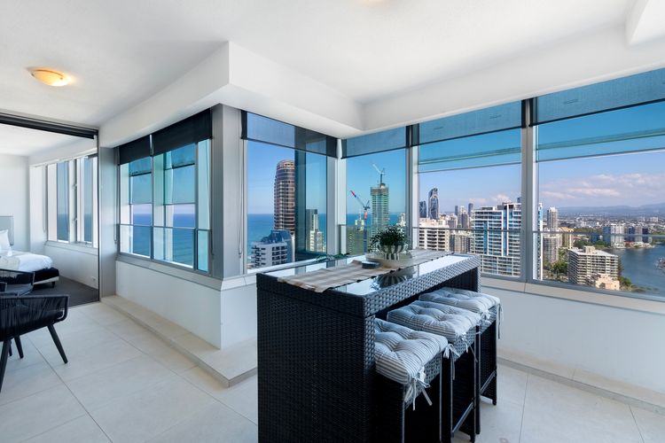 Luxury 3 Bedroom Apartment with Ocean Views