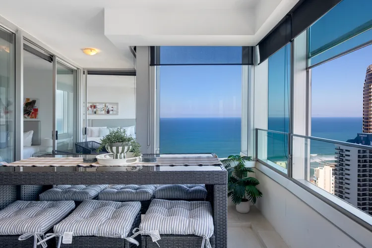 Luxury 3 Bedroom Apartment with Ocean Views