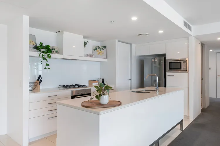 Luxury 3 Bedroom Apartment with Ocean Views