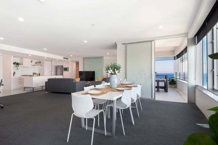 Luxury 3 Bedroom Apartment with Ocean Views
