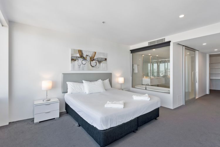 Luxury 3 Bedroom Apartment with Ocean Views