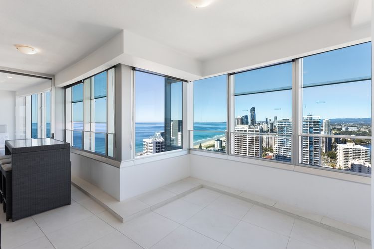 Luxury 3 Bedroom Apartment with Ocean Views