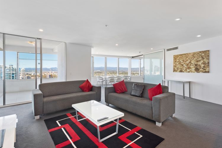 Luxury 3 Bedroom Apartment with Ocean Views