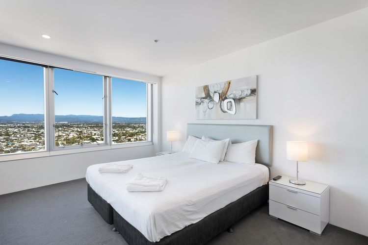 Luxury 3 Bedroom Apartment with Ocean Views