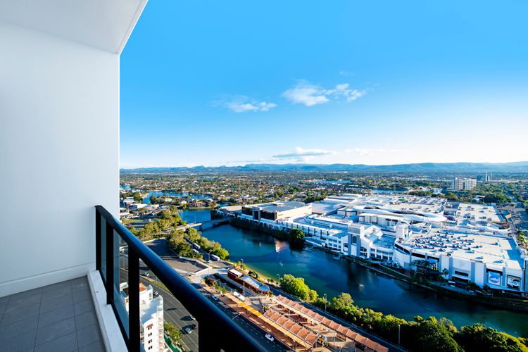 Private Rooftop Spa Penthouse apartment – Sierra Grand